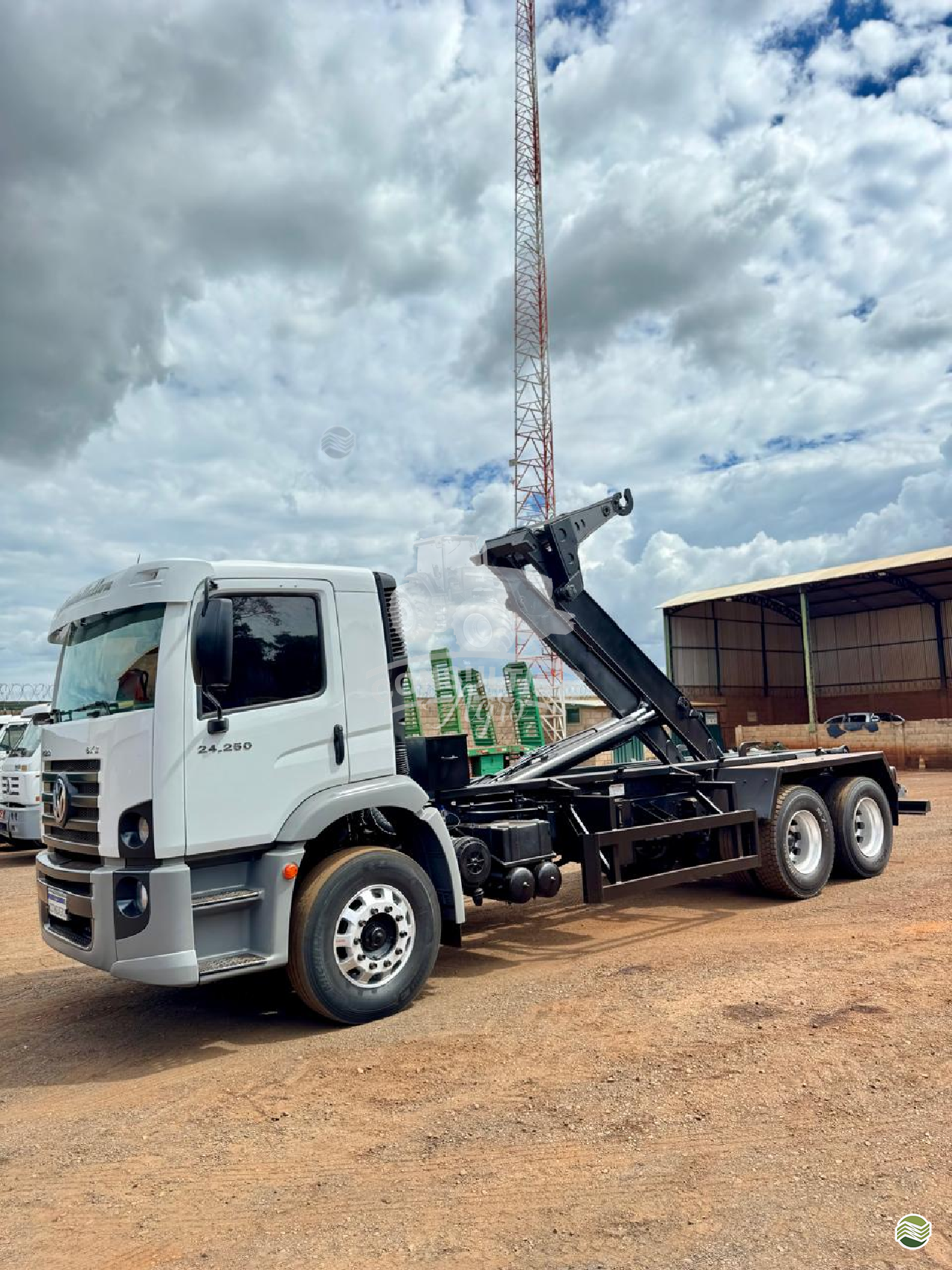 CAMINHAO VOLKSWAGEN VW 24250 Roll ON OFF Truck 6x2 Consulting Agro ITUVERAVA SÃO PAULO SP